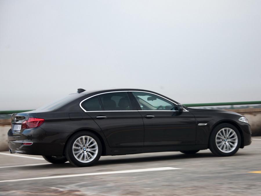  BMW 520i Sedan Luxury Line 2013 года  (ZA) (фото 12 из 20)
